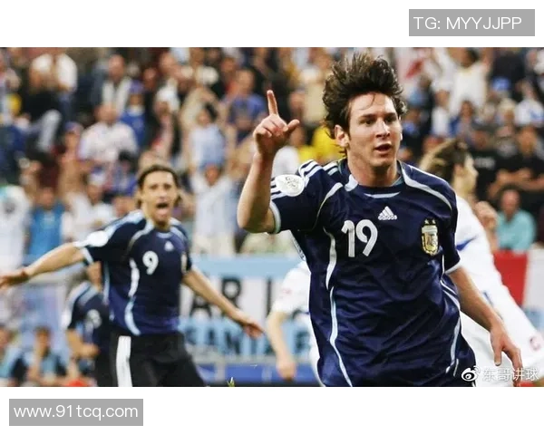 足球明星背后的奋斗历程与励志故事的精彩瞬间图片集锦